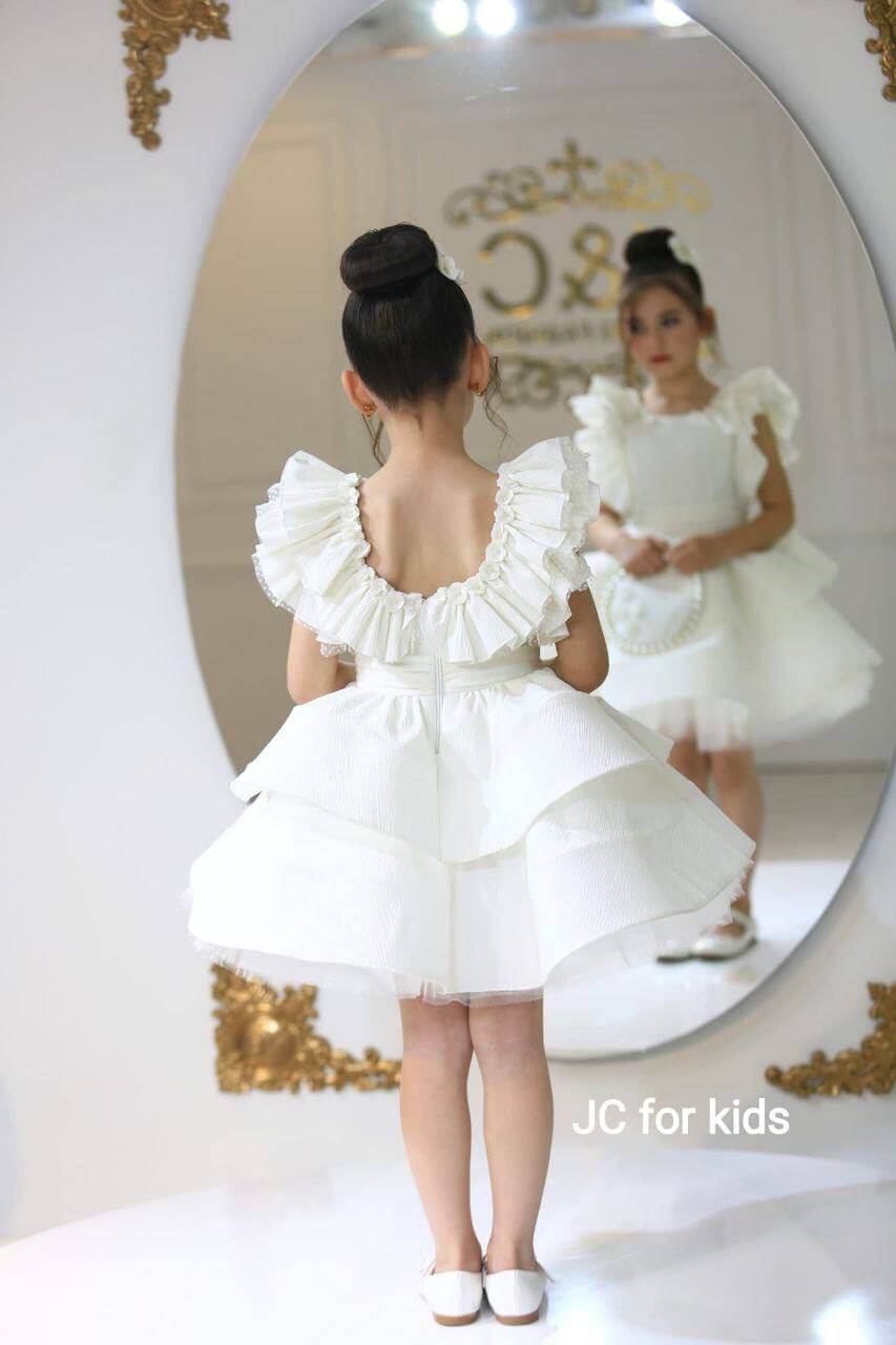 فستان أبيض من جي سي