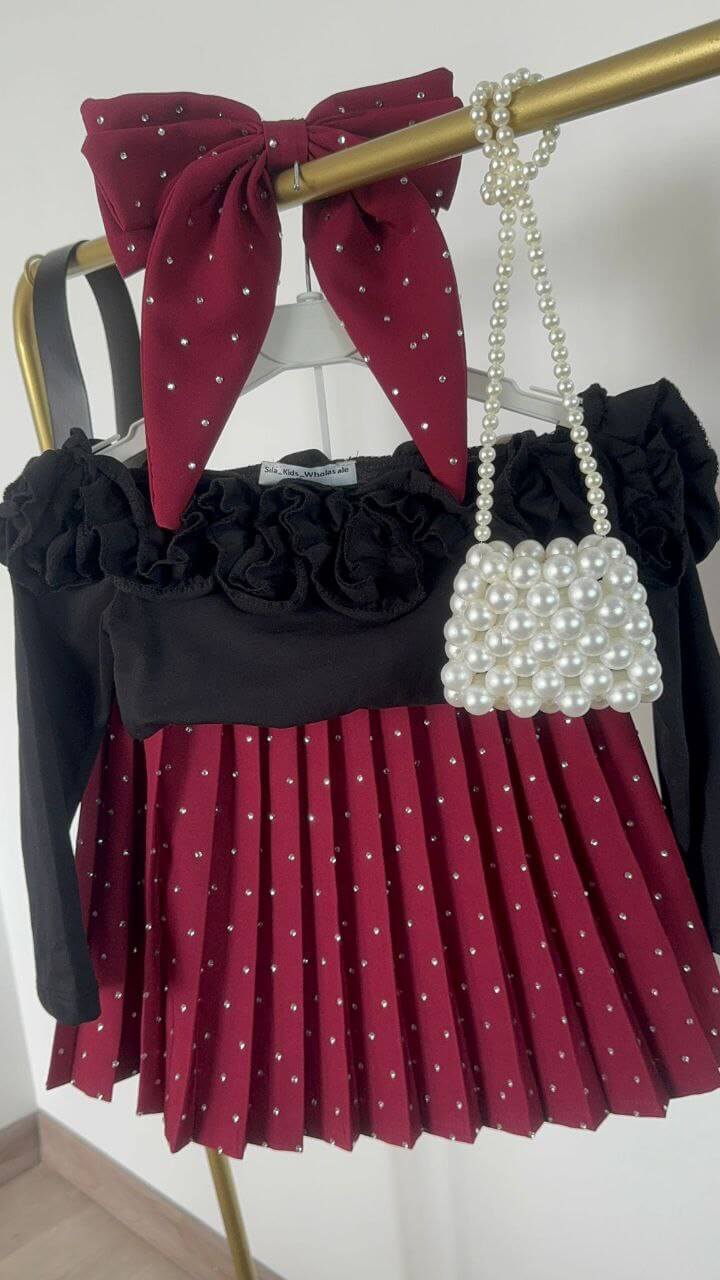 Chic Black & Burgundy 5 Piece Set